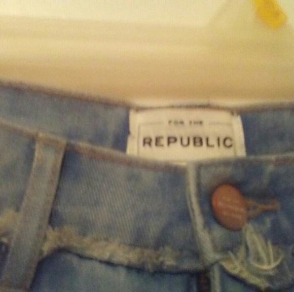 Wide flare asymmetrical fray jean - Picture 4 of 5